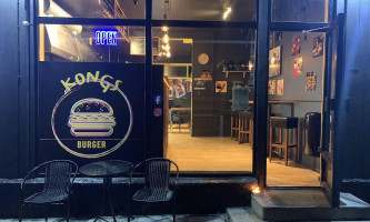 Kongs Burger food