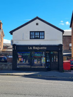 La Baguette outside