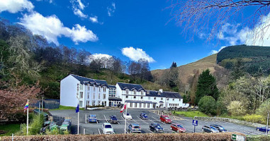 The Inn On Loch Lomond outside