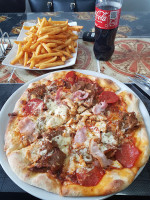 Doro Pizza food