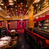 Park Chinois inside