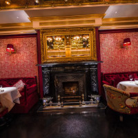 Park Chinois inside