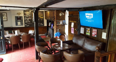 The Kings Head inside