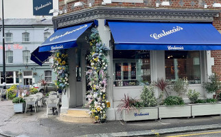 Carluccio's Wimbledon inside