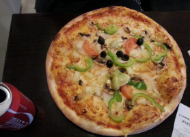 Linneatorgets Pizzeria food