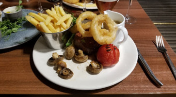 The Hollybush Inn food