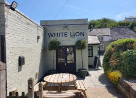 White Lion inside