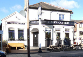 The Cricketers Public House outside