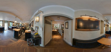 Three Horseshoes Laleham inside