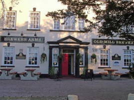 The Brewers Arms outside