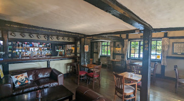 The Fox And Castle, Old Windsor food