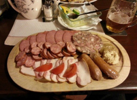 U Tomase food