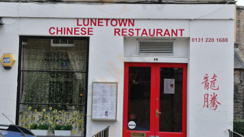 Lune Town food