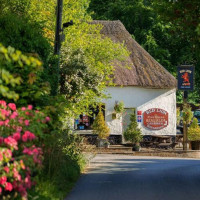 Red Lion At East Chisenbury outside