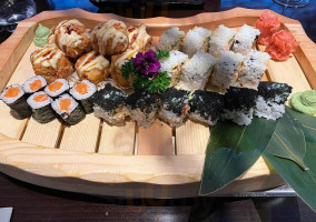 Hanabi Sushi House food