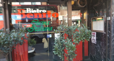Bistro Benito outside