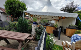 Full Moon Inn outside