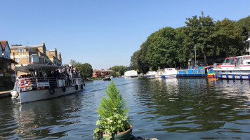 Whittington's Tea Barge outside
