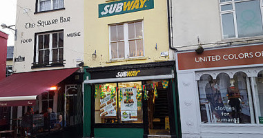 Porky's Restoran outside