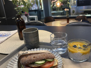Cafe De Halle