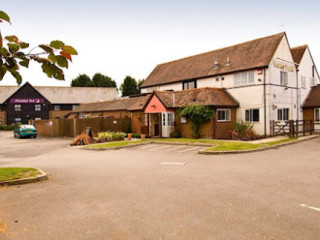 Premier Inn Farnborough West (southwood)