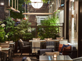 The Churchill Bar & Terrace - Hyatt Regency London