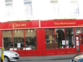 Dee Dee Thai