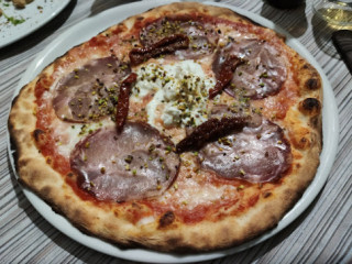 Pizzeria Antipasteria Mina