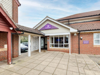 Premier Inn Braintree (a120)