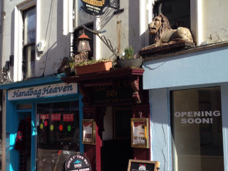 Hole I The Wa Inn