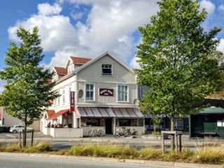 West End Pub