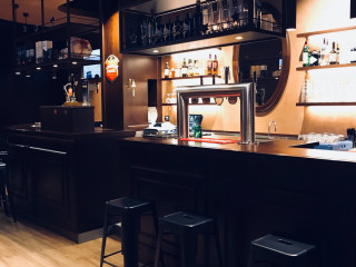 The Den Pub Di Croce Andrea