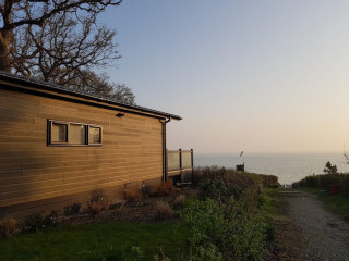 Woodside Bay Lodge Retreat