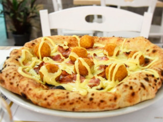La Fenice Pizza Food Drink Experience