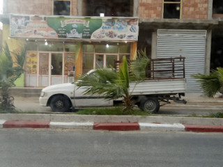 مطعم وجبات سريعة عند وليد