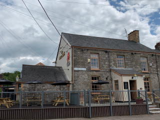 The Ivor Arms Inn