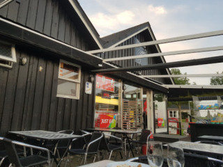 Marina Grill Cafe