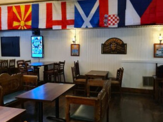 Molloy's Irish Pub