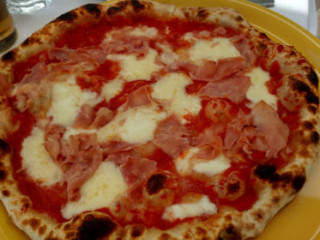 Fratellini's Pizzeria