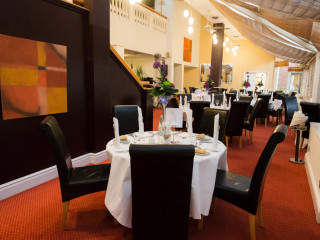 The Atrium Brasserie At The Kingston Lodge
