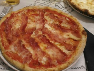 Pizzeria Il Portico Di Salzano Salvatore C