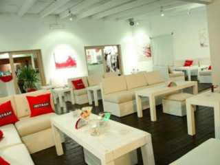 Garibaldi Lounge