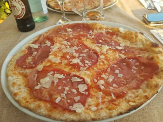 Lino's Pizzeria Pizza