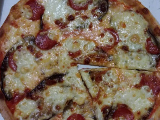 Pizza Family Di Santana Gloria C.