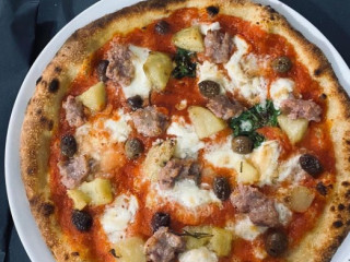 Pomodoro&basilico Pizza And Food