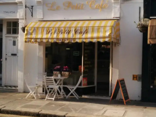 Le Petit Cafe