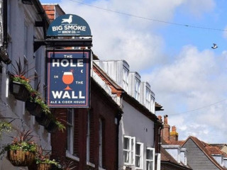 The Hole In The Wall Public House