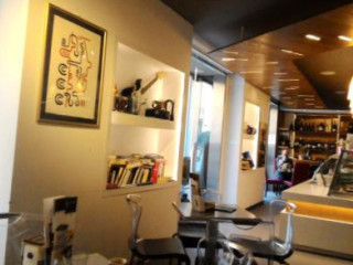 Vincenzo Art Cafe