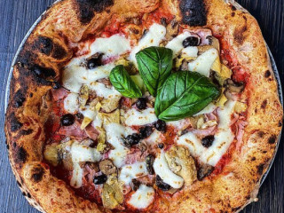 La Verace Pizzeria Napoletana Street Food