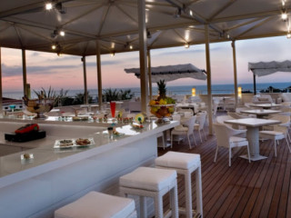 Versilia Garden Bar Restaurant By “una Cucina”